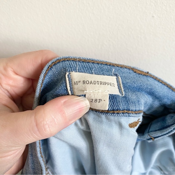 Madewell 11" High-Rise Roadtripper Jeans in Beckwith Wash: Button-Front Edition - Picture 8 of 8